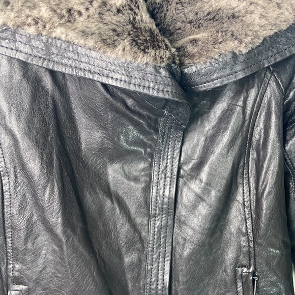 Danier | leather and faux fur jacket Size L - Picture 5 of 13